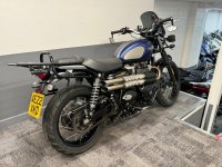 TRIUMPH Street Scrambler