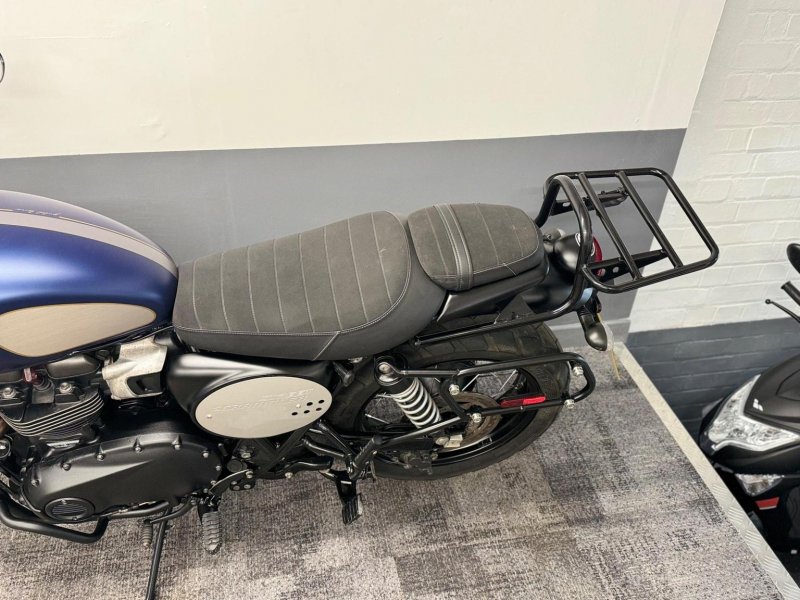 TRIUMPH Street Scrambler
