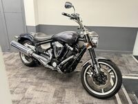 YAMAHA XV1700
