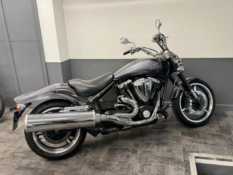 YAMAHA XV1700