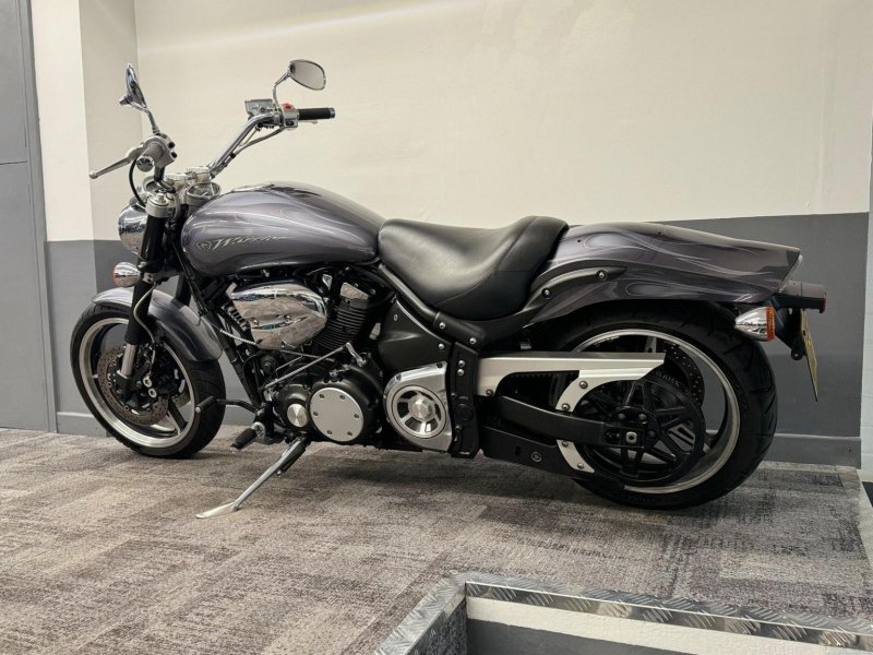 YAMAHA XV1700
