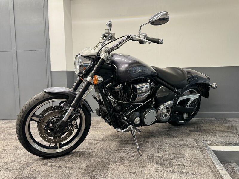 YAMAHA XV1700