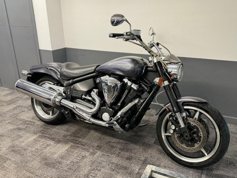 YAMAHA XV1700