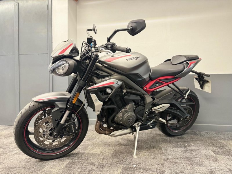 TRIUMPH STREET TRIPLE 765