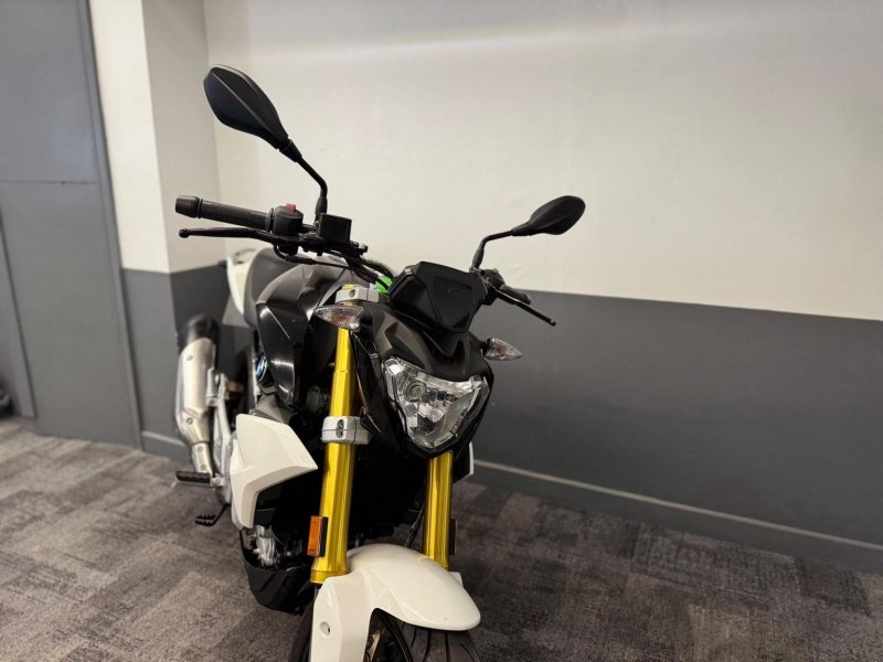 BMW G310R