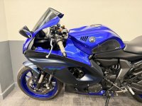 YAMAHA R7