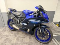 YAMAHA R7