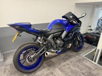 YAMAHA R7