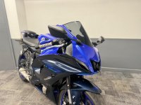 YAMAHA R7