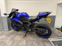 YAMAHA R7