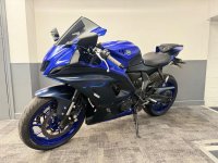 YAMAHA R7
