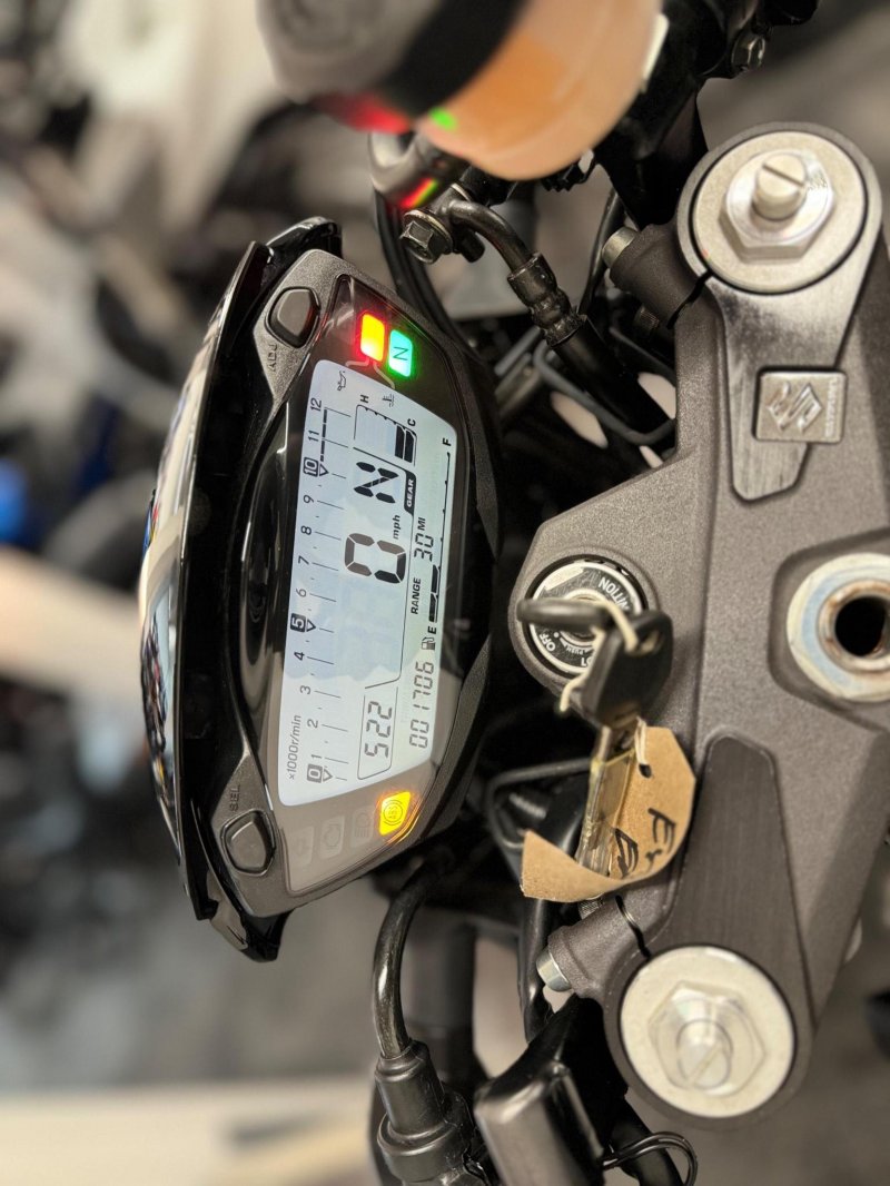 SUZUKI SV650X