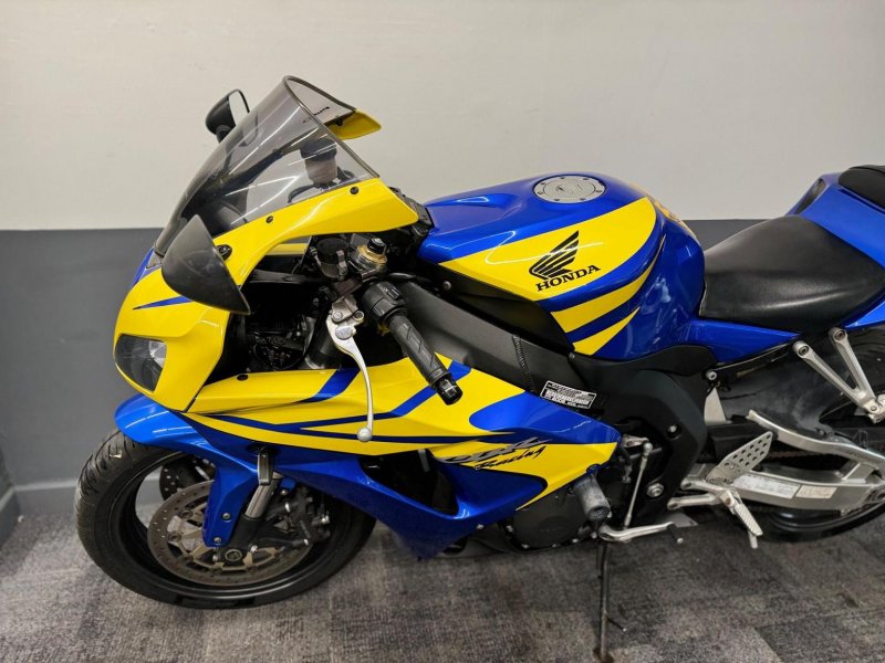 HONDA CBR1000RR Fireblade