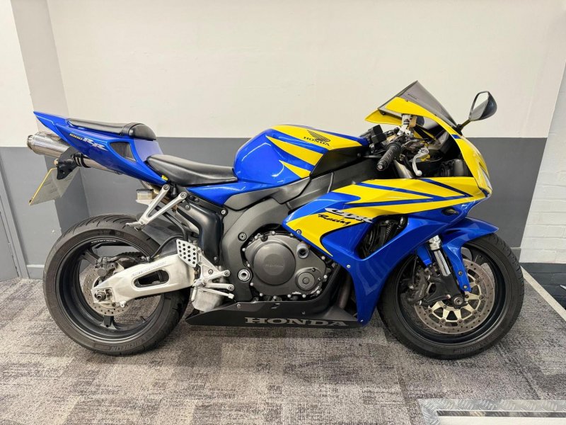 HONDA CBR1000RR Fireblade