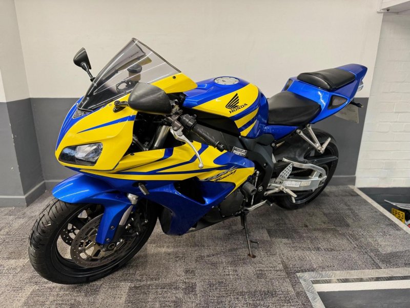 HONDA CBR1000RR Fireblade