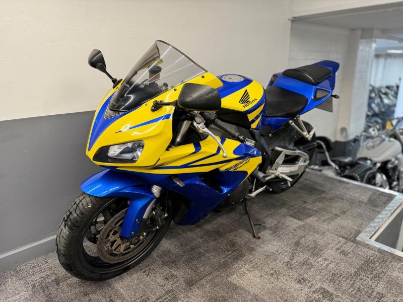 HONDA CBR1000RR Fireblade