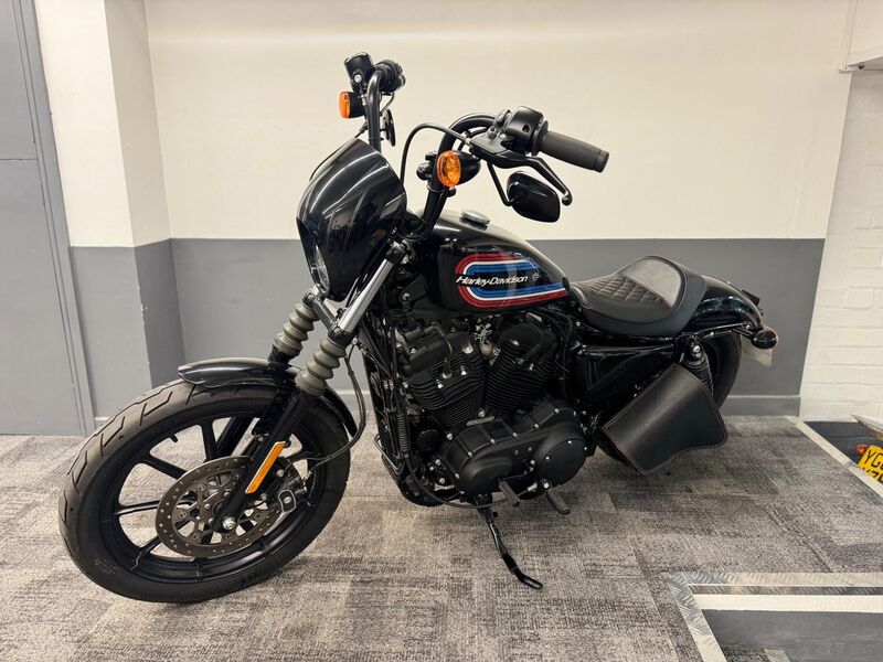 HARLEY-DAVIDSON Sportster