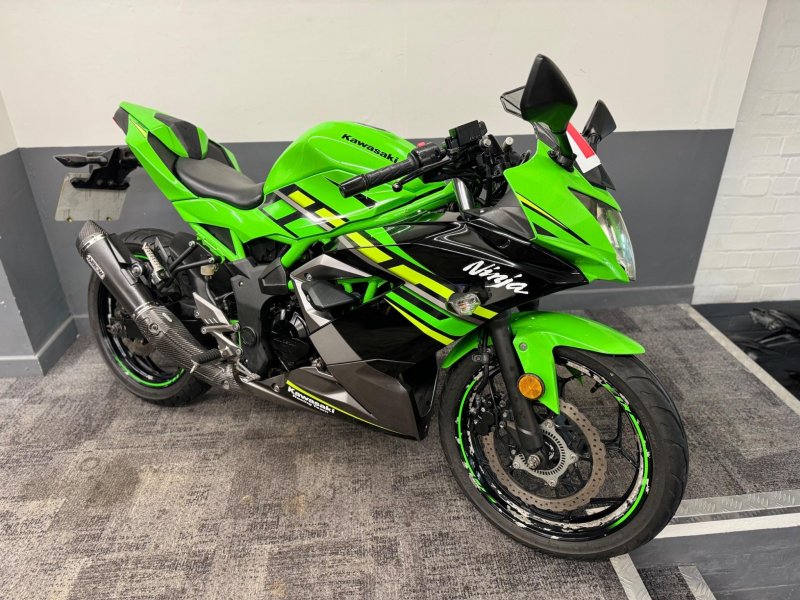 KAWASAKI Ninja 125