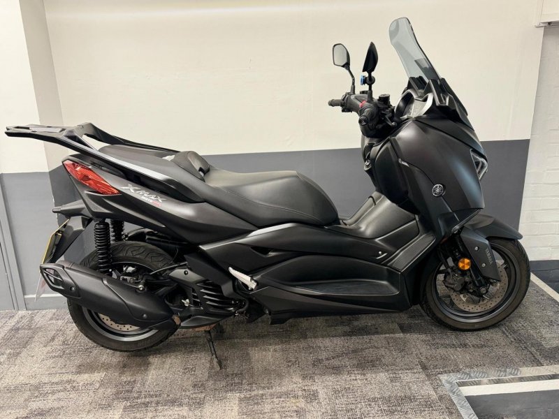 YAMAHA 