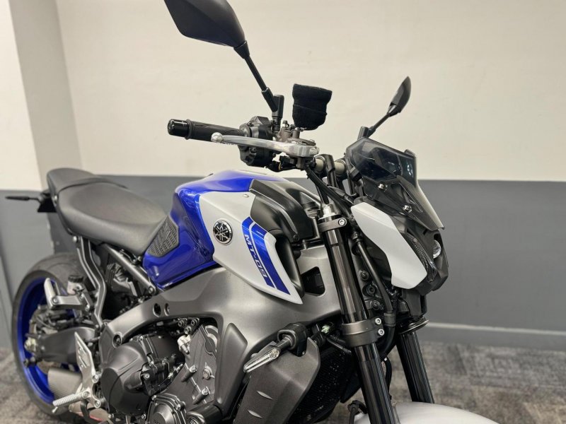 YAMAHA MT-09