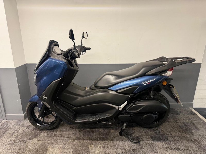 YAMAHA Nmax