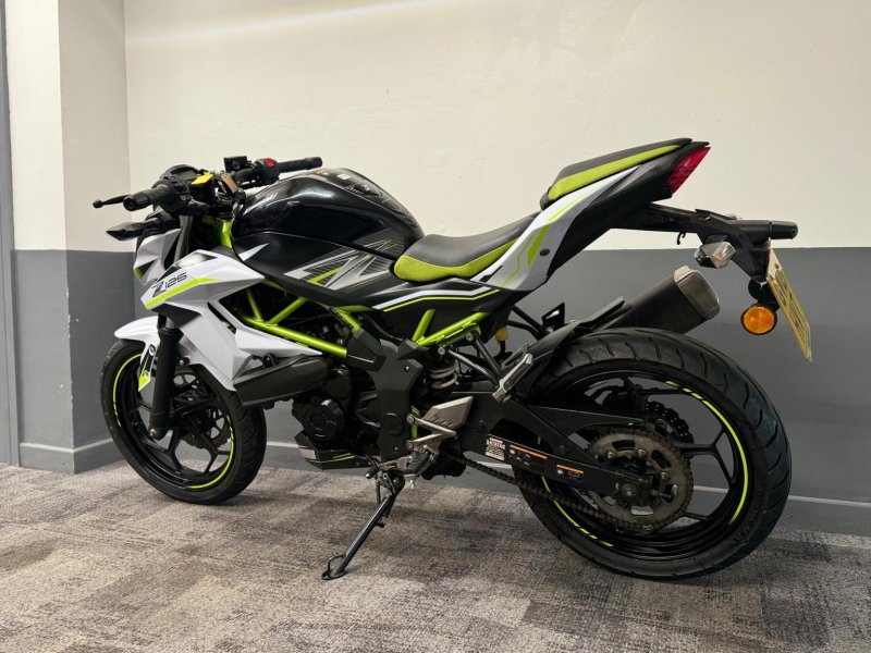 KAWASAKI Z125
