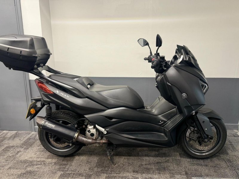YAMAHA 