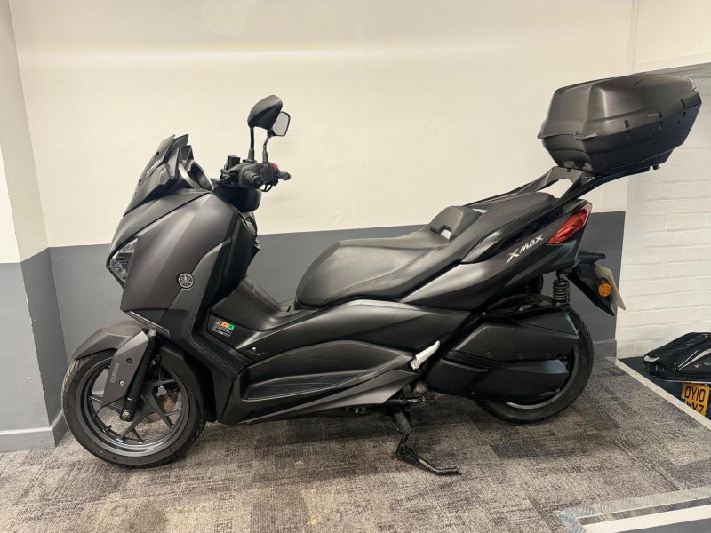 YAMAHA 