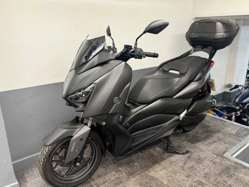 YAMAHA 