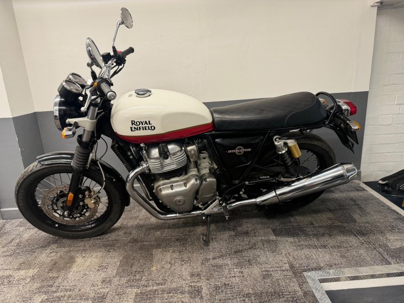 ROYAL ENFIELD INTERCEPTOR