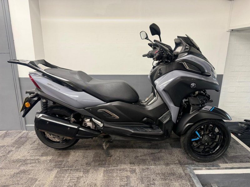 YAMAHA Tricity