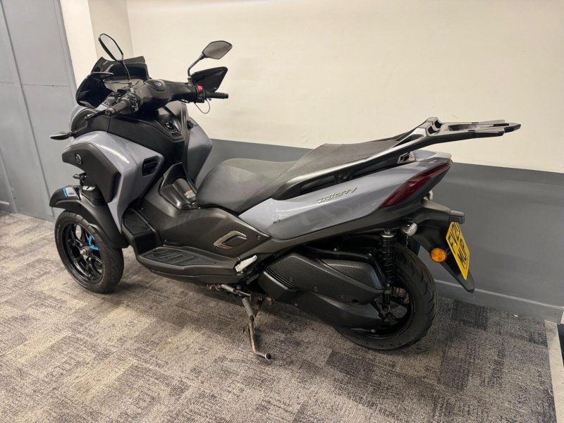 YAMAHA Tricity