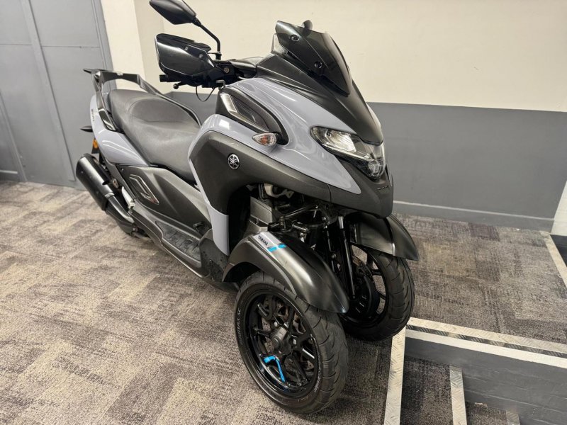 YAMAHA Tricity