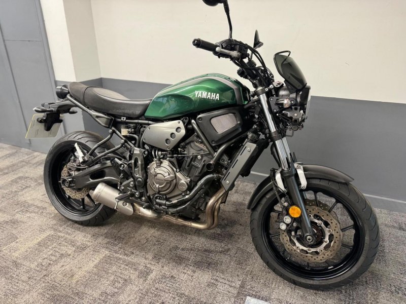 YAMAHA XSR700