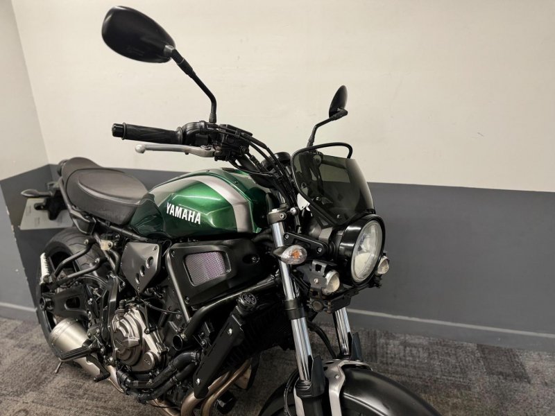 YAMAHA XSR700
