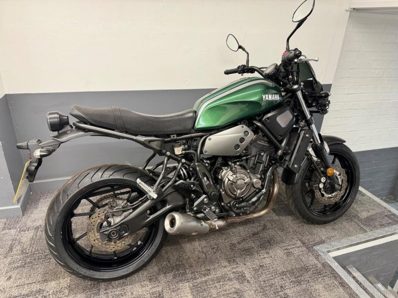 YAMAHA XSR700