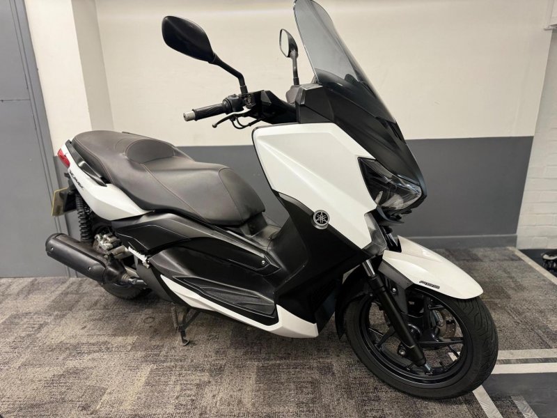 YAMAHA 