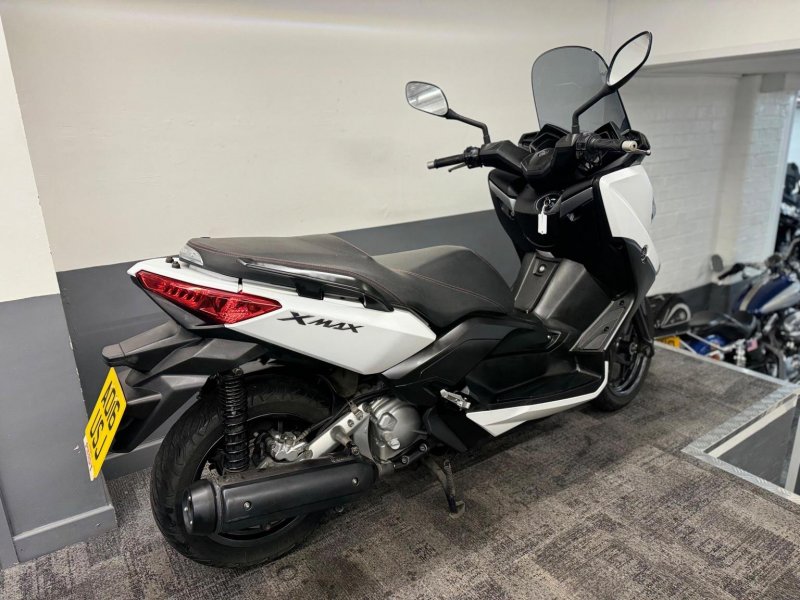 YAMAHA 