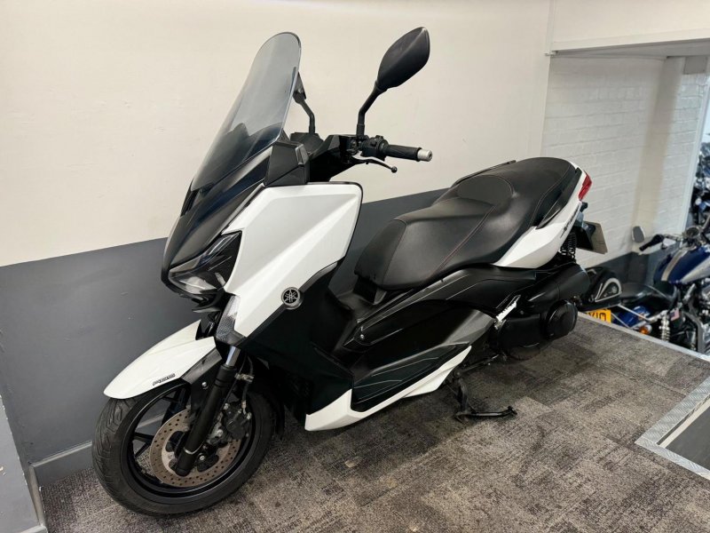YAMAHA 