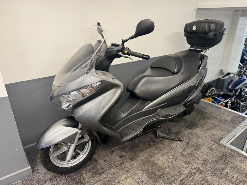 SUZUKI UH