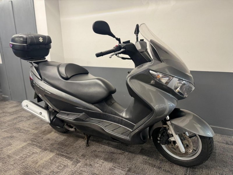 SUZUKI UH