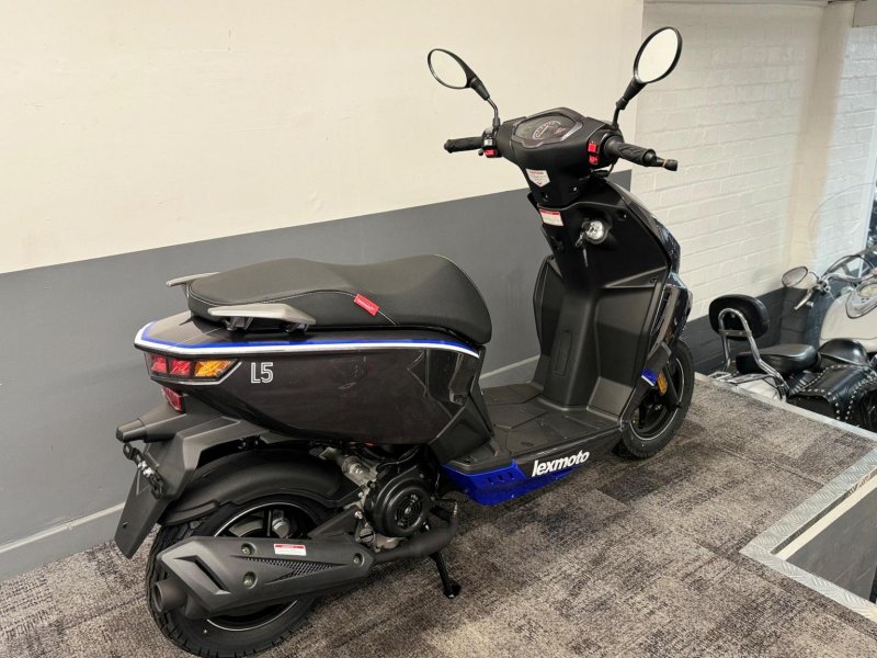 LEXMOTO FM