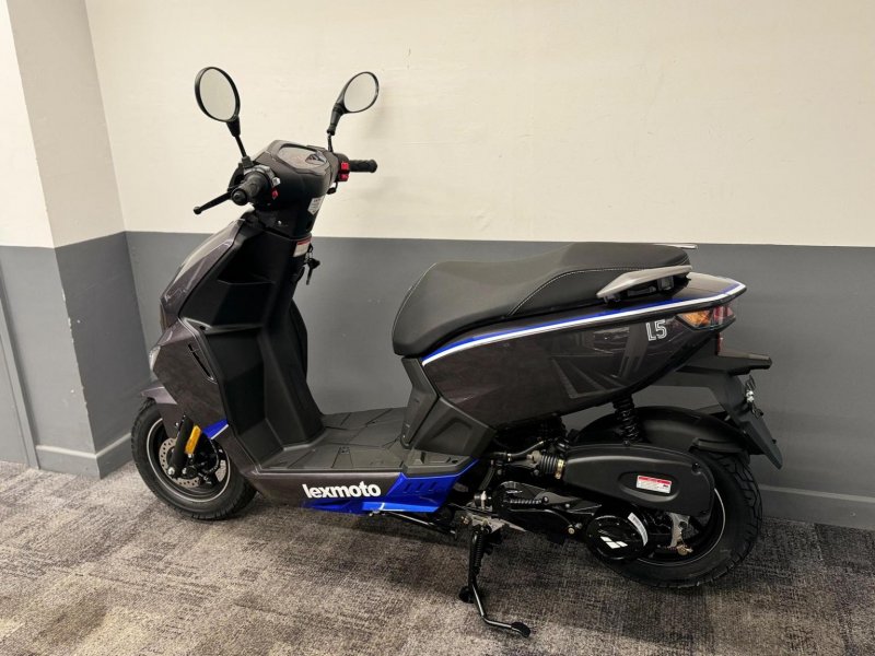 LEXMOTO FM
