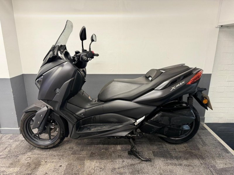 YAMAHA 