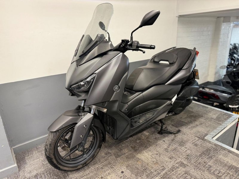 YAMAHA 
