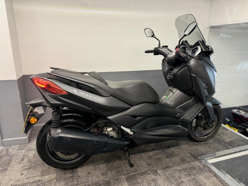 YAMAHA 