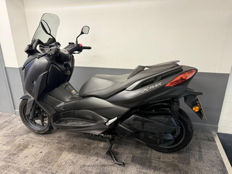 YAMAHA 