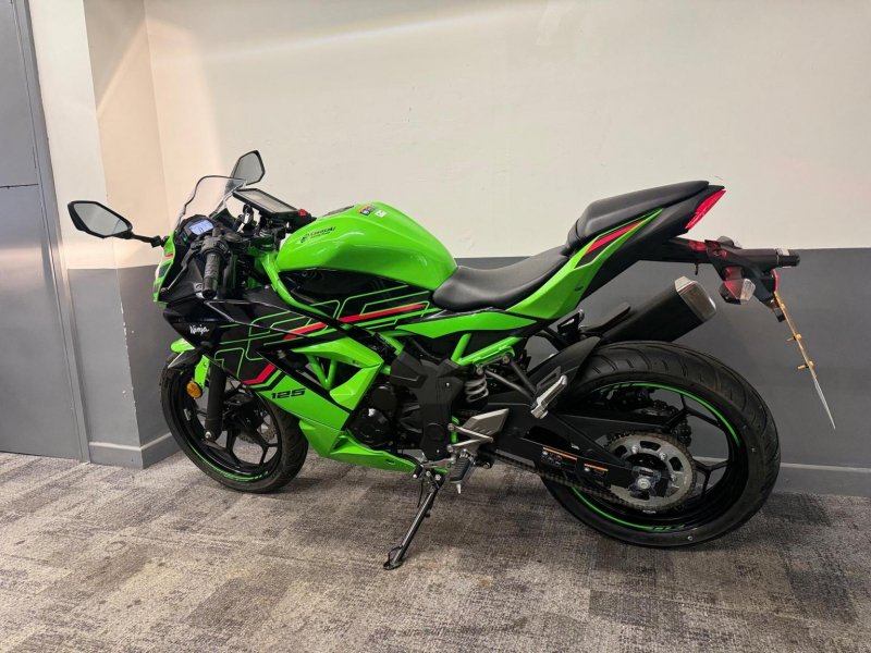 KAWASAKI Ninja 125