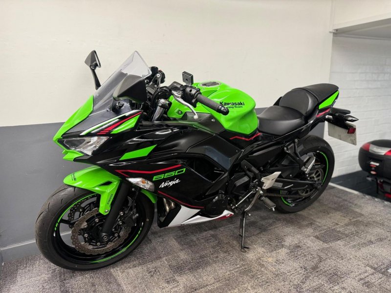 KAWASAKI Ninja 650