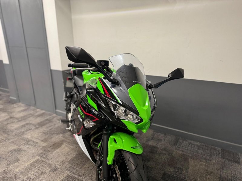 KAWASAKI Ninja 650